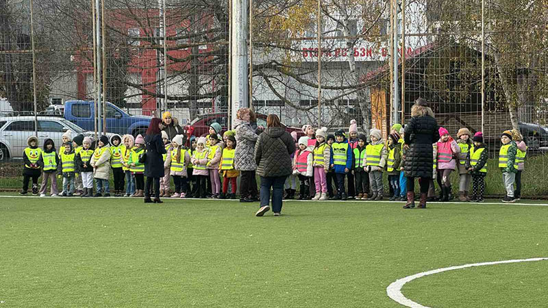 Открит урок за екипната работа на кучета и полицаи