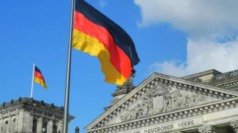 Берлин привика руския посланик: Обвинява Москва в кибератаки и намеса в изборите