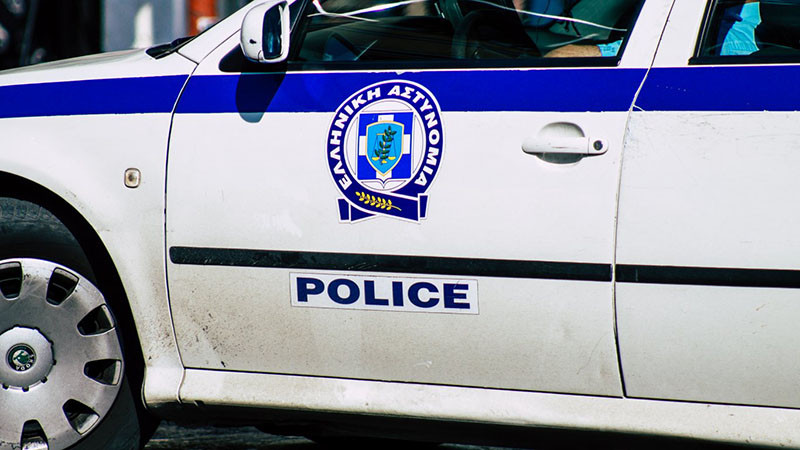 Разкриха скривалище със стотици откраднати документи в Атина