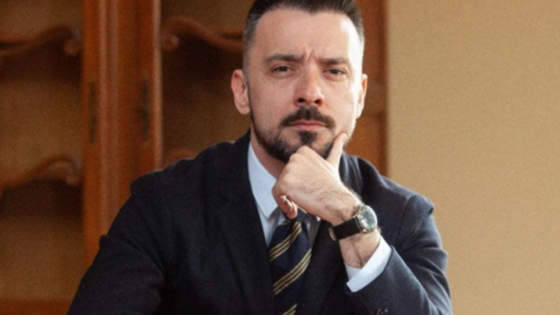 Шкварек: Радев ще трябва да избира между жълтопаветието и опит да стане "българският Орбан"