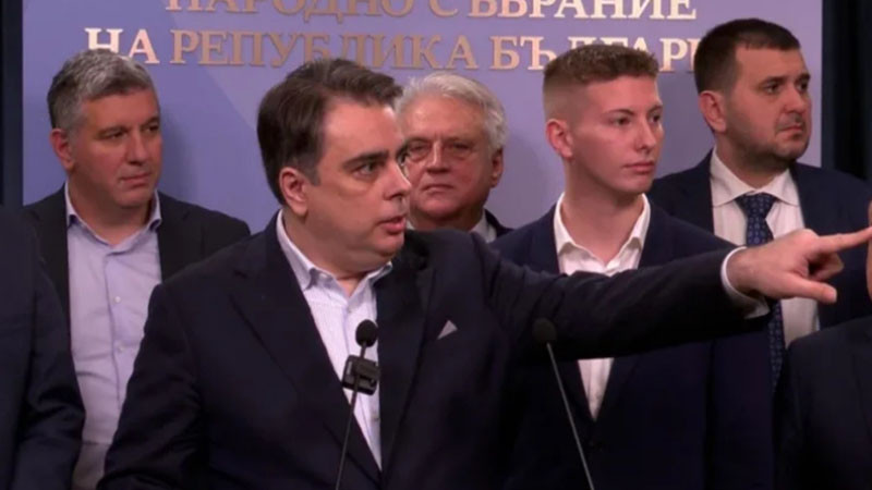 Калина Андролова: Апетит за власт без мандат: ПП/ДБ и сценарият за нов хаос