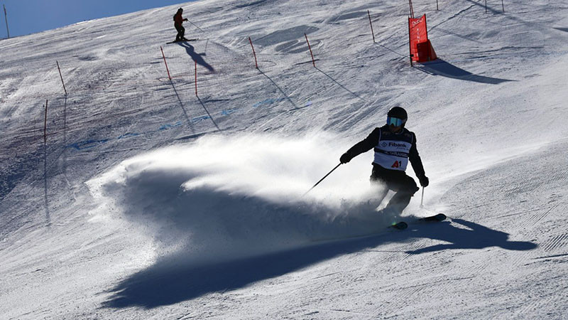 Банско откри зимния сезон с присъствието на ски легенди