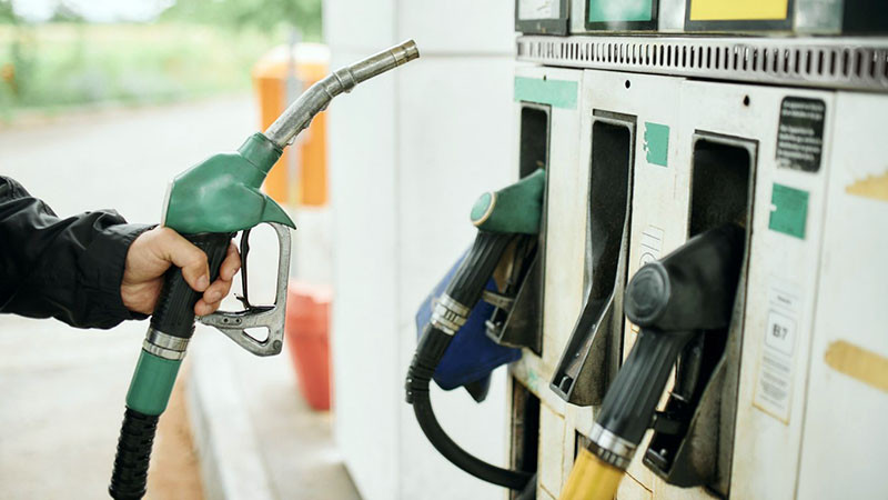 Иран вдигна цените на бензина за пръв път от протестите през 2019 година