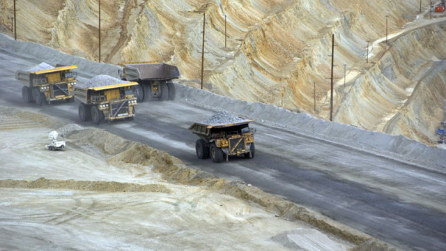 Цената на медта доближава границата от 12 000 долара за