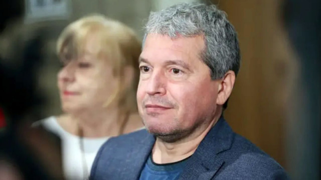 Абсурдно е да сме сърдити на мемета защото това е