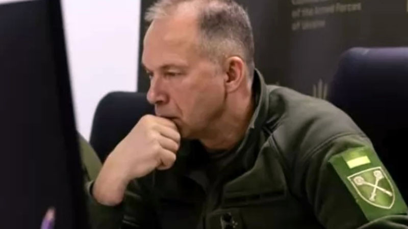 Сирски: Русия провежда настъпателни операции по цялата фронтова линия