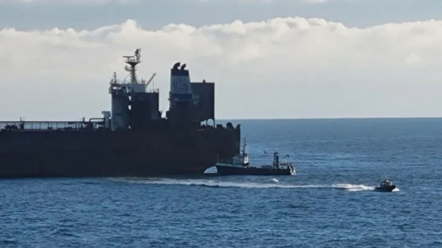 Продължава операцията по изтеглянето на заседналия танкер Кайрос край Ахтопол