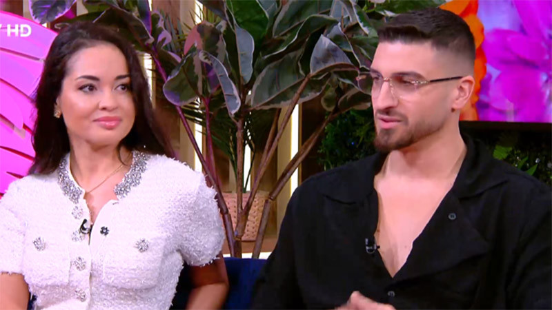 Дори и с мусака Бонбонова не успяла да спечели Денис хокеиста