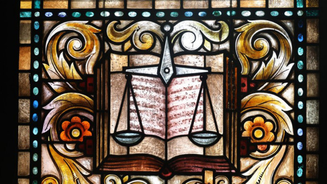 Задържаха младеж за нанасяне на побой над малолетната си сестра