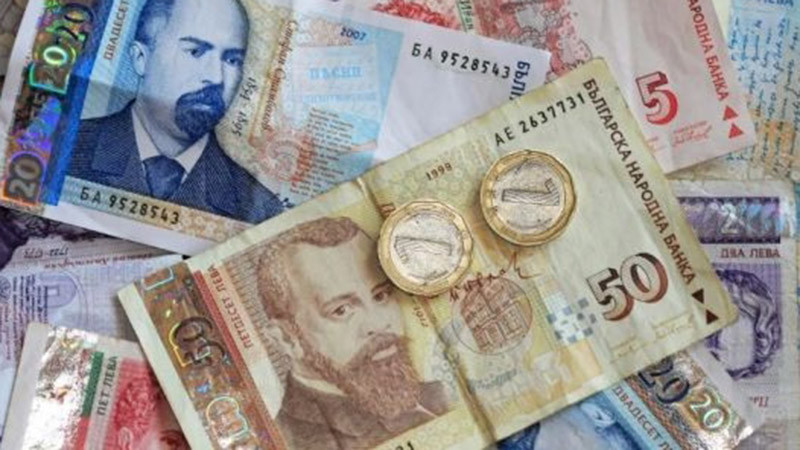 БНБ: В края на ноември парите в обращение у нас намаляват с близо 21 на сто