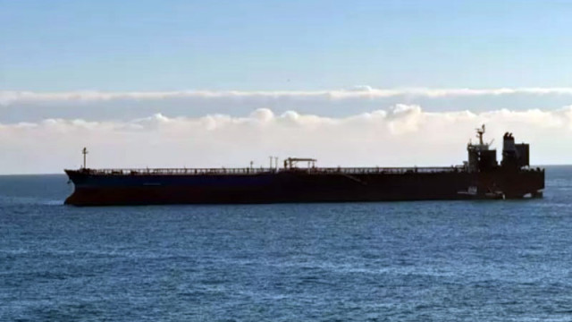 Танкерът Кайрос пристигна до крайната си точка в Бургаския залив