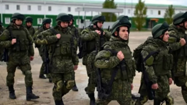 Русия разполага стотици хиляди войници не в Украйна а в