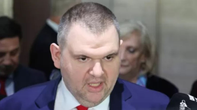 Пеевски: Февруари ще е много тежко! Следващите шест месеца ще са критични