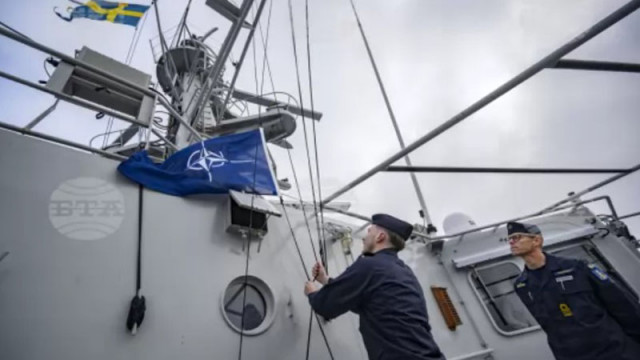 Шведските митнически служби съобщиха че са се качили на борда