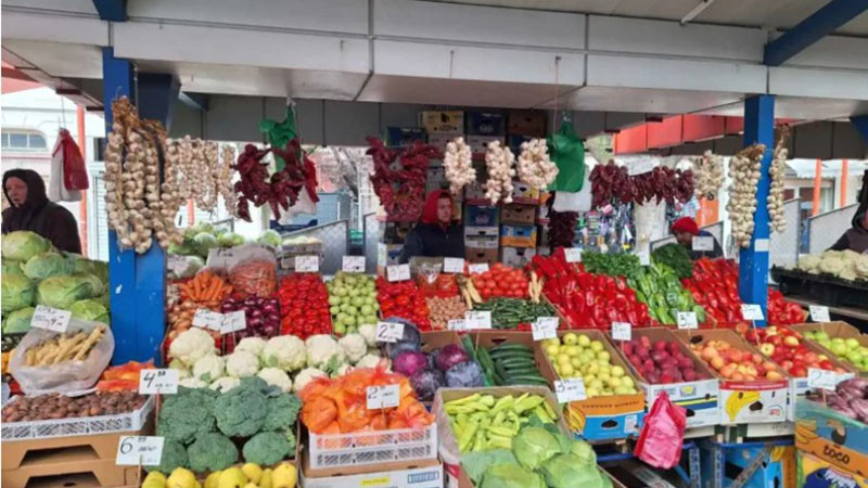 Тазгодишната празнична трапеза се очертава да е по-скъпа от миналогодишната.