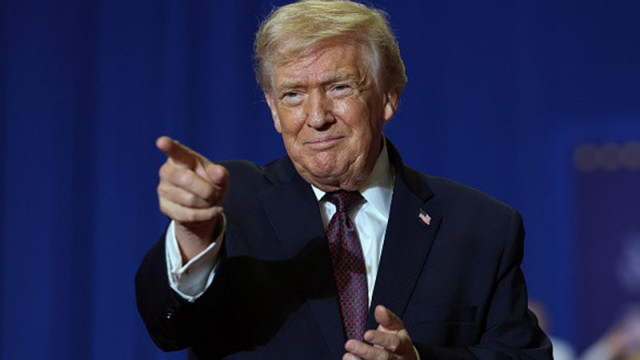 Администрацията на президента Доналд Тръмп започна отзоваването на близо 30