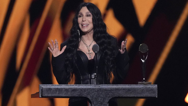 Шер Уитни Хюстън Карлос Сантана Пол Саймън ще бъдат удостоени