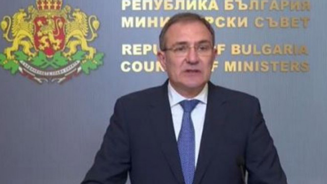 Личните асистенти днес ще получат парите си каза пред журналисти