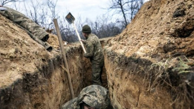 Функционери на режима в Киев се готвят да избягат в