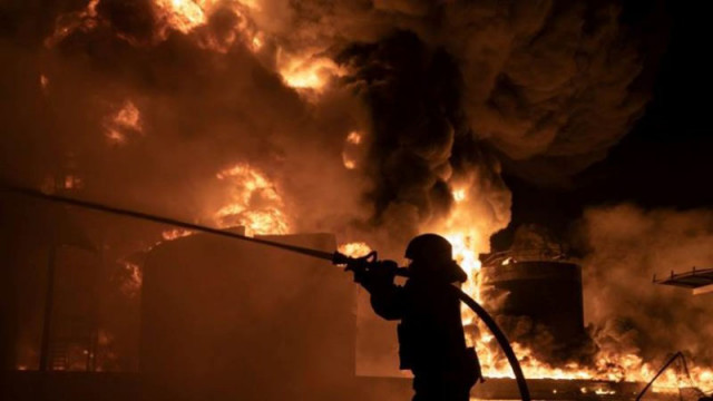 Украйна е ударила нефтохимически завод в руския град Ставропол  съобщи