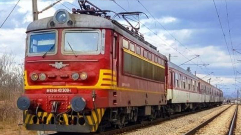 Над 6000 допълнителни места за пътуване по Коледа и Нова година осигурява БДЖ