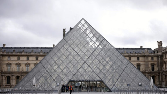 Затягат мерките за сигурността в Лувъра  Музеят сложи метални решетки