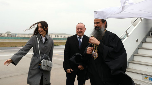Българският патриарх и Софийски митрополит Даниил кацна в Истанбул по