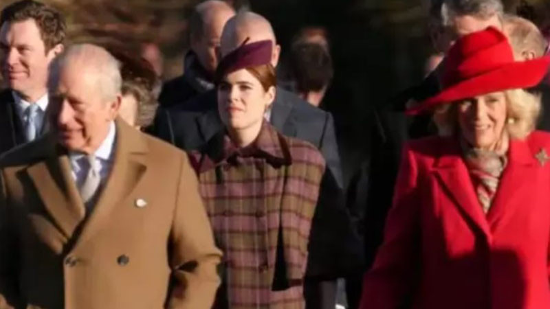 Крал Чарлз Трети заведе семейството си на църква пеша