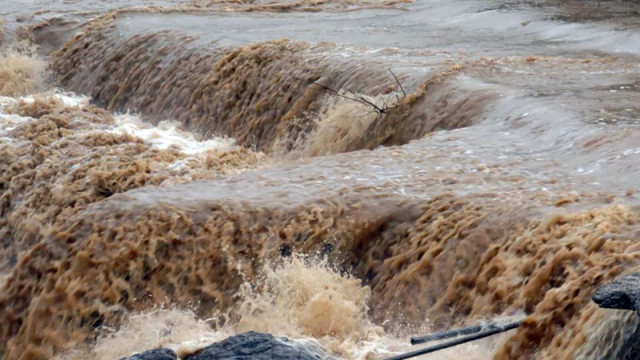 Поройни дъждове предизвикаха мащабни внезапни наводнения и кални потоци в Калифорния