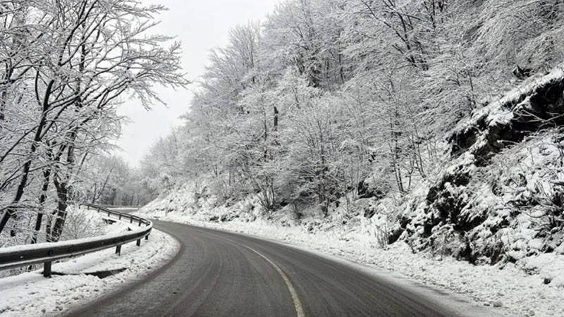 Проходът „Шипка“ е почистен и опесъчен, пътува се нормално