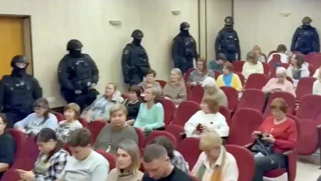 В Санкт Петербург задържаха 70 души които са се събрали