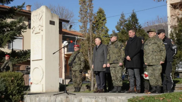 Военнослужещи от Сухопътните войски и Съвместното командване на специалните операции