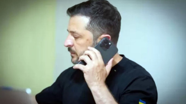 Президентът на Украйна Володимир Зеленски разговоря по телефона с представители
