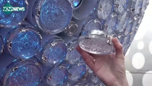 Топката е украсена от 5280 светещи елемента В Ню Йорк