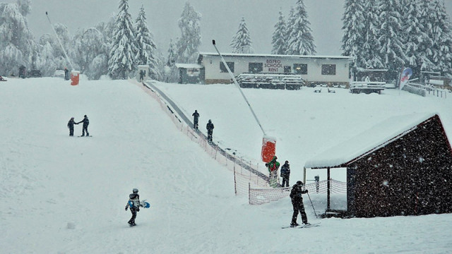 Ски сезонът в България вече започна въпреки все още недостатъчния