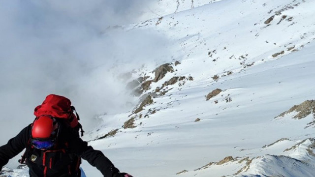 Висока степен на лавинна опасност и рисково време в планините