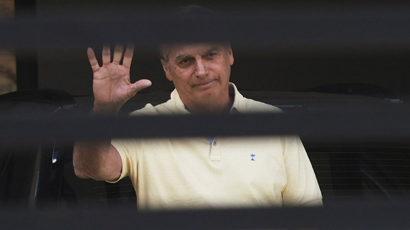 Болсонаро претърпя нова операция срещу упорито хълцане