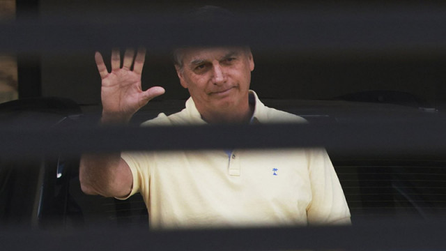 Излежаващият присъда бивш президент на Бразилия Жаир Болсонаро претърпя днес нова медицинска