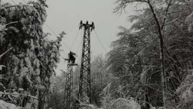 Основна причина за прекъсванията на електрозахранването в селата Нефела и