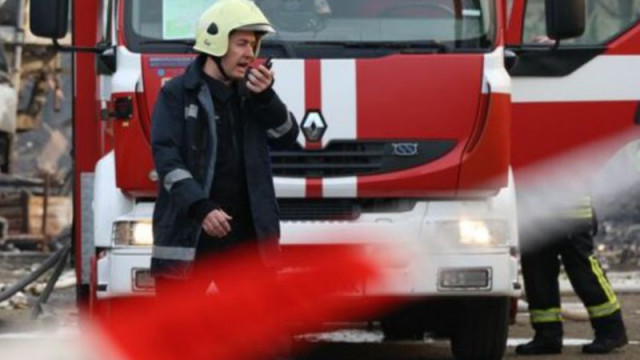 Пожар е възникнал в асансьор в кв Сухата река в