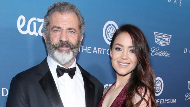 Мел Гибсън който е носител на награда Оскар и Розалинда