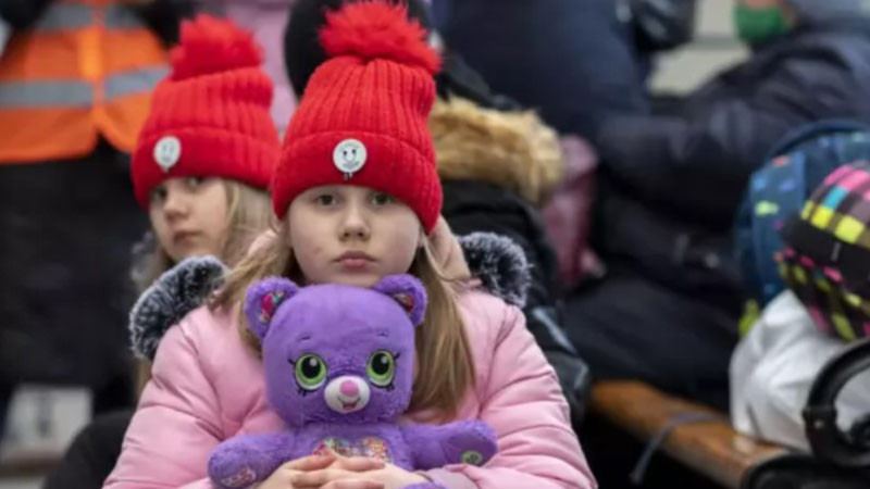 Украина евакуира над 3000 деца заедно с техните родители от Запорожка и Днепропетровска област