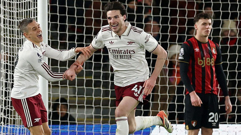 Арсенал дръпна на върха в похода си към титлата