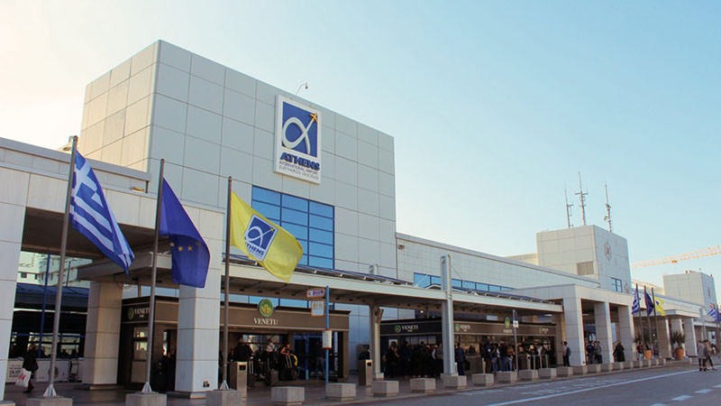 Сериозен технически проблем затвори за полети небето на Гърция