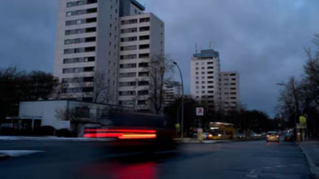 Десетки хиляди хора ще останат без ток в Берлин до