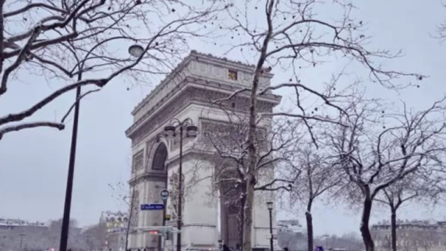 Обилни снеговалежи създадоха проблеми за въздушния автомобилния и железопътния транспорт