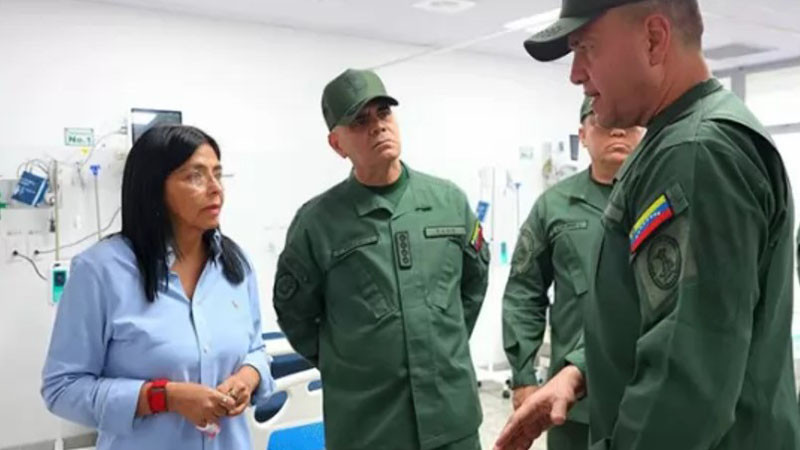 И.д. президентът на Венецуела посети войници, ранени при американската атака