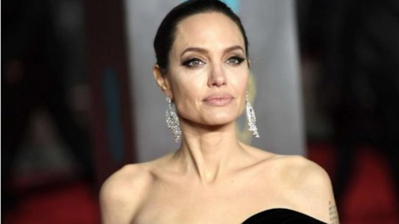 Анджелина Джоли напуска Лос Анджелис