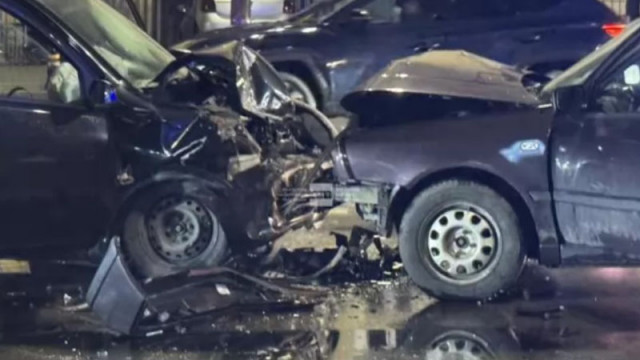 Тежка верижна катастрофа е блокирала трафика в час пик по