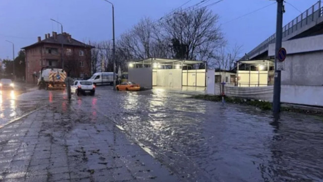 Няма информация за пострадали или нанесени щети от силния вятър